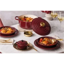 LE CREUSET Cocotte en Fonte Ronde 24 cm Garnet Bouton Doré Signature* Cocotte En Fonte
