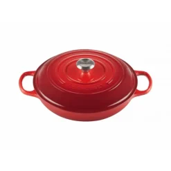 LE CREUSET Faitout Cerise en Fonte avec Intérieur Sable 30 cm Signature* Faitout