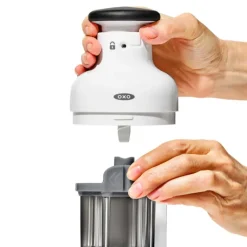 OXO Hachoir Manuel* Presse Purée Et Moulin Légumes