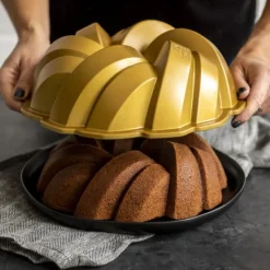 NORDIC WARE Moule à Gâteau Bundt Torsadé Gold* Moule Anti-adhésif|Moules À Gâteaux