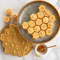 NORDIC WARE Moule à Gâteau Nid d'Abeilles Toffee* Moule Anti-adhésif|Moules À Gâteaux