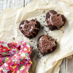 NORDIC WARE Moule à Gâteaux Cœurs à Étages (x6) Toffee* Moule Anti-adhésif|Moules À Gâteaux