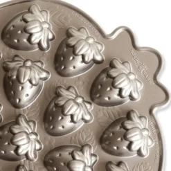 NORDIC WARE Moule à Gâteaux Fraises (x19) Toffee* Moule Anti-adhésif|Moules À Gâteaux