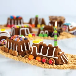 NORDIC WARE Moule à Gâteaux Petit Train (x9) Pro Cast* Moule Anti-adhésif|Moules À Gâteaux