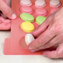 SILIKOMART Plaque Macarons Silicone 40 x 30 cm* Plaque Macaron