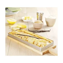 DE BUYER Rectangle perforé 25 x 8 cm de L'école Valrhona par* Cercle À Patisserie