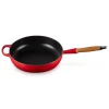LE CREUSET Sauteuse en Fonte 28 cm Cerise avec Manche en Bois Signature* Sauteuses