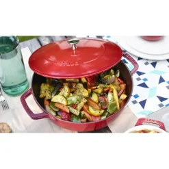 STAUB Sauteuse en Fonte Chistera 24 cm Rouge Cerise* Sauteuses