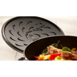 STAUB Sauteuse en Fonte Chistera 28 cm Noir* Sauteuses